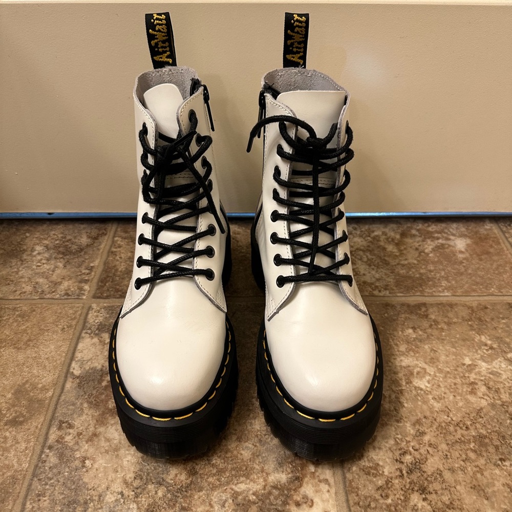 Dr. Martens white Jadon Smooth Leather Platform Boots. Women’s size 6 - Picture 3 of 6